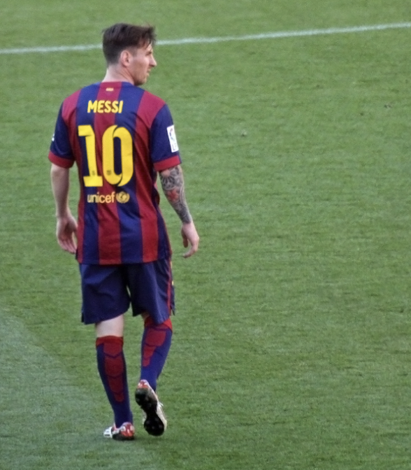 Messi-Walks_google_696ca6c3.png